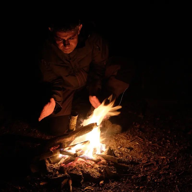 Feuer machen beim Survival Training